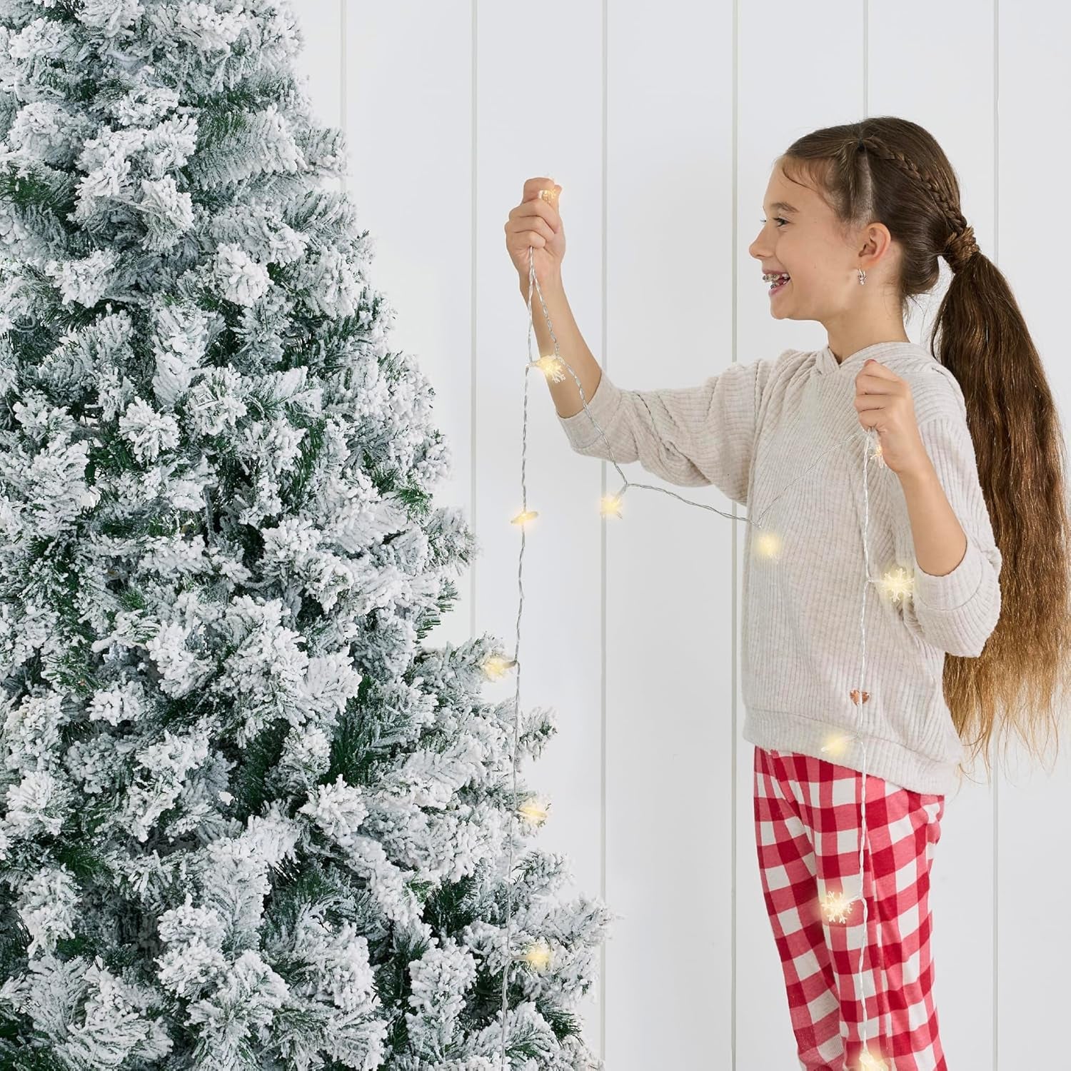 Artificial Christmas Tree, 7.5Ft Unlit Snow Flocked Design Pine Tree, Full Appearance Snowy W/Easy Assembly, Metal Stand